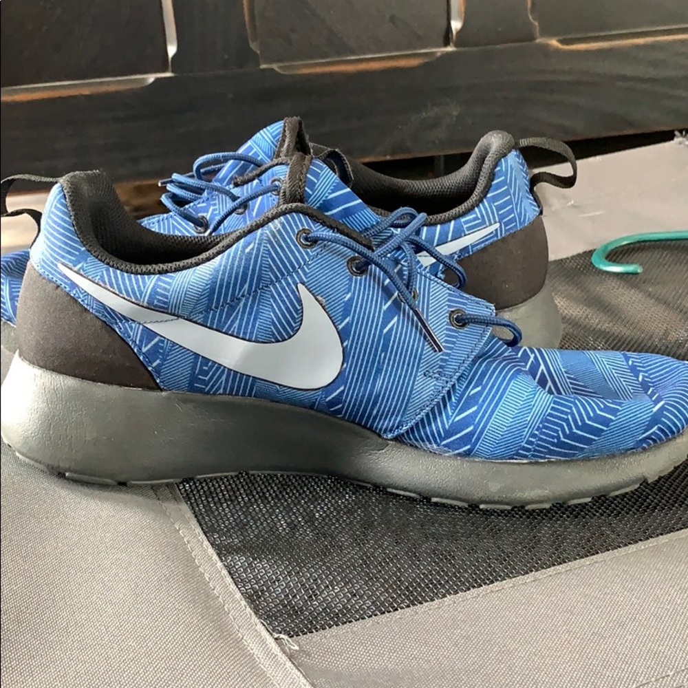 Men’s Nike roshe run